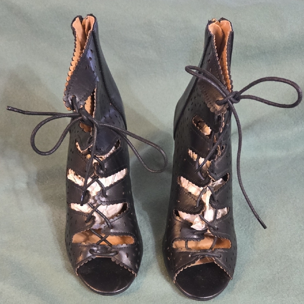 Forever Link Black Lace Up Boots with Sleek Design